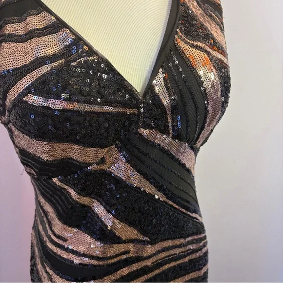 R&M Richards Black and Gold Sequin Maxi Dress,NWT,Size 8 - Picture 5 of 16
